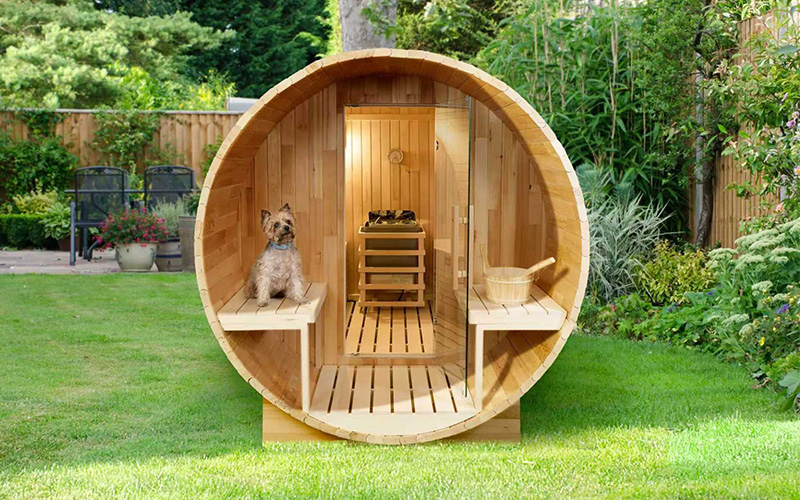 Bucket-style sauna room A family outdoor luxury option that combines appearance and functionality.jpg